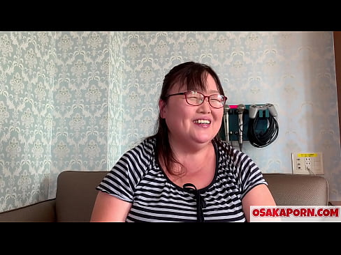 ❤️ Fat Japanese mom a 'sealltainn a h-mòr tits agus a' còrdadh ri feise dèideag. Tha màthair Àisianach 51-bliadhna a’ bruidhinn mun eòlas gnèitheasach aice. Yukiko 1 OSAKAPORN milf reamhar ❤❌ Gnè càileachd leinn